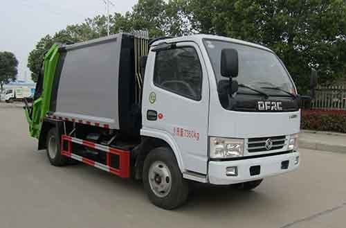 Müllkippe-LKW 7360kg 4X2 129hp mit Cloased-Behälter